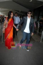  Vivek Oberoi with wife Priyanka Alva after marriage arrive at Mumbai airport on 30th Oct 2010 (23).JPG